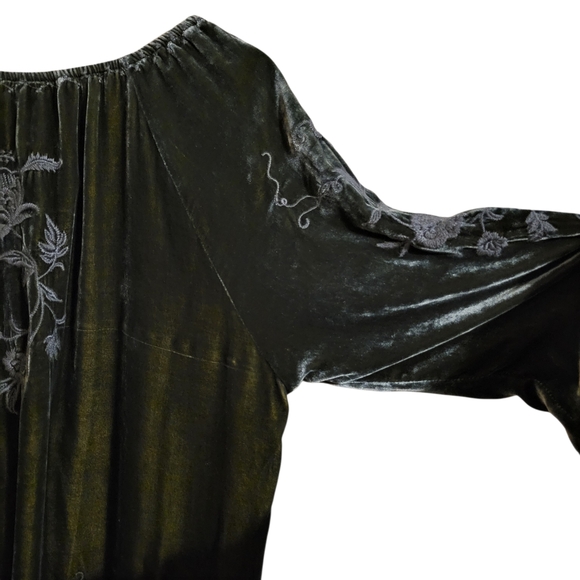 Johnny Was Green Velvet Embroidered Floral Top - Picture 11 of 11